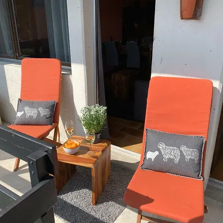 Les Essampilles Apartament *