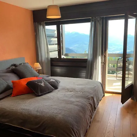 Les Essampilles Apartament *